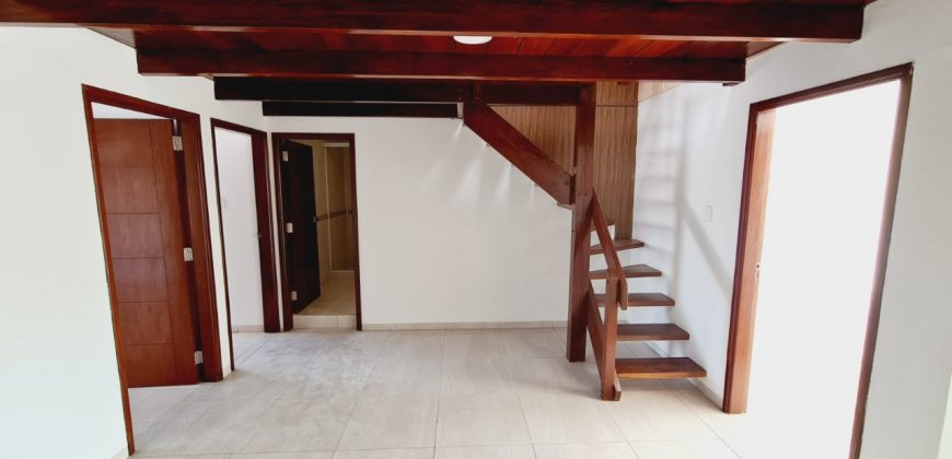 AV. PARAGUA CALLE 9- CASA EN VENTA