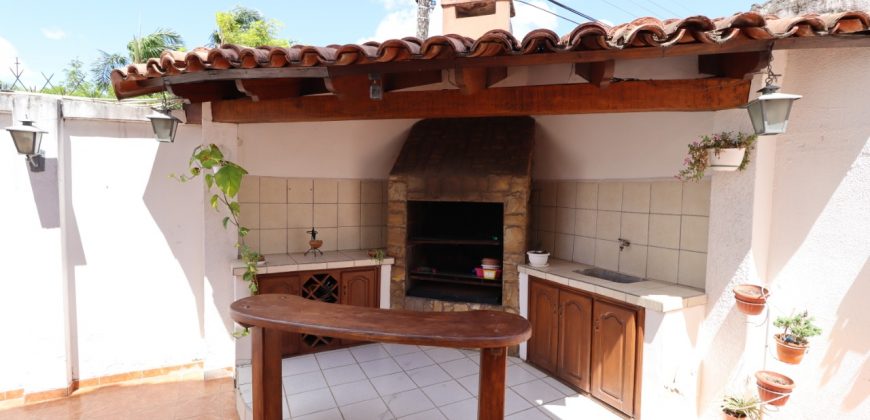 AV. PARAGUA CALLE 9- CASA EN VENTA