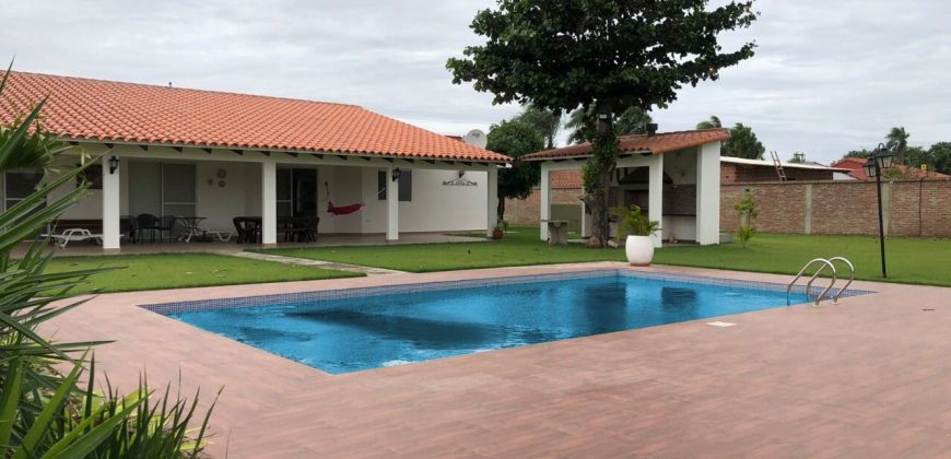 CASA DE CAMPO EN VENTA
