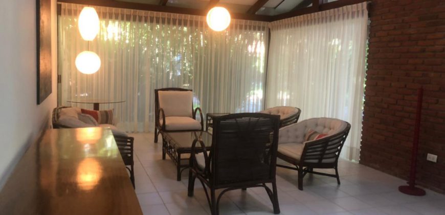 Elegante Casa de Campo en Condominio Cerrado