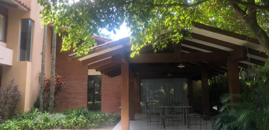 Elegante Casa de Campo en Condominio Cerrado