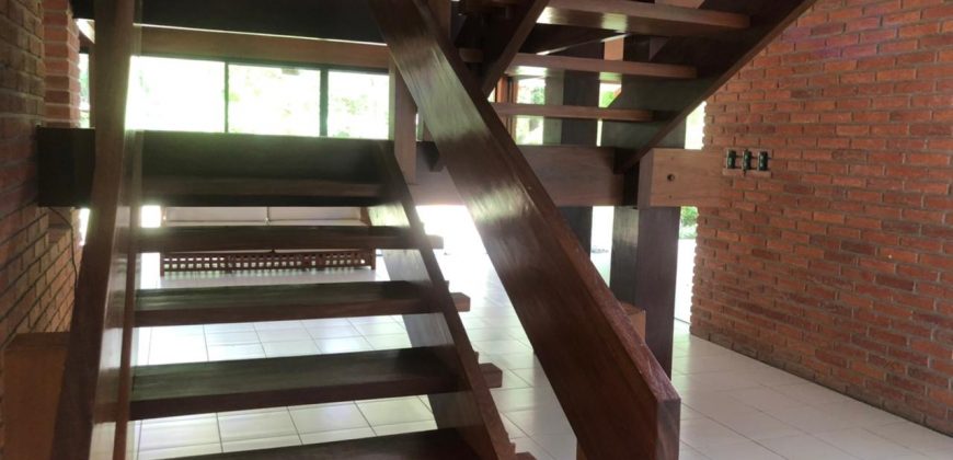 Casa de Lujo en Alquiler – Condominio Zona Oeste