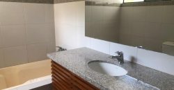 Casa de Lujo en Alquiler – Condominio Zona Oeste
