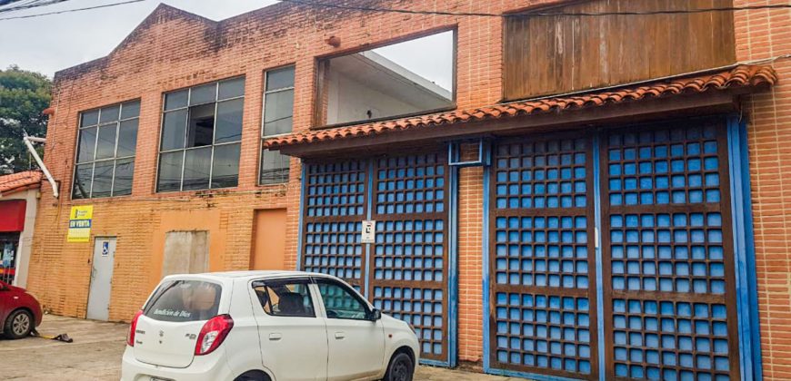 Terreno en Venta – Av. Melchor Pinto